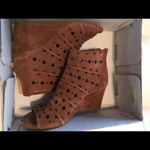 NWT Micheal Kors suede booties size 8